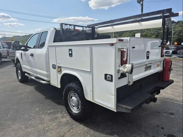 Photo of 2018 Oxford White Ford F-250