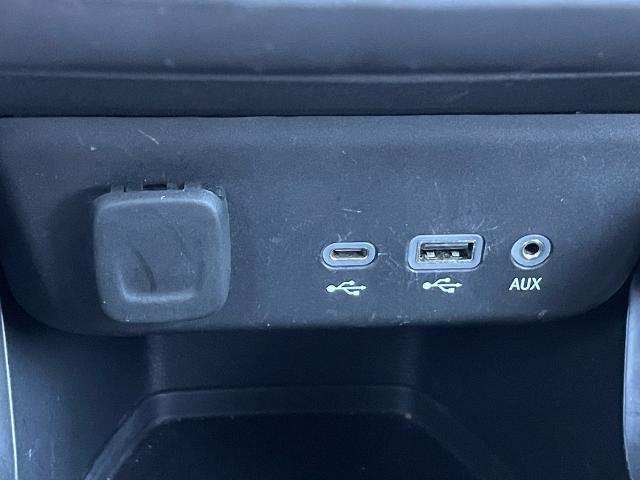 Photo of 2023 Summit White Chevrolet Trailblazer