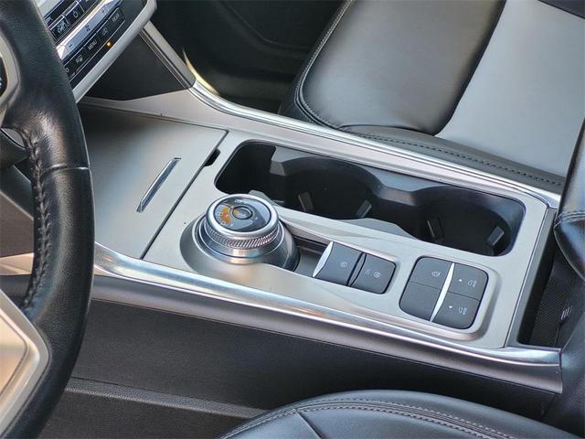 Photo of 2022 Star White Ford Explorer