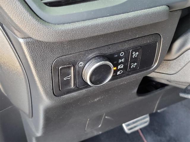 Photo of 2023 Silver Metallic Ford Escape