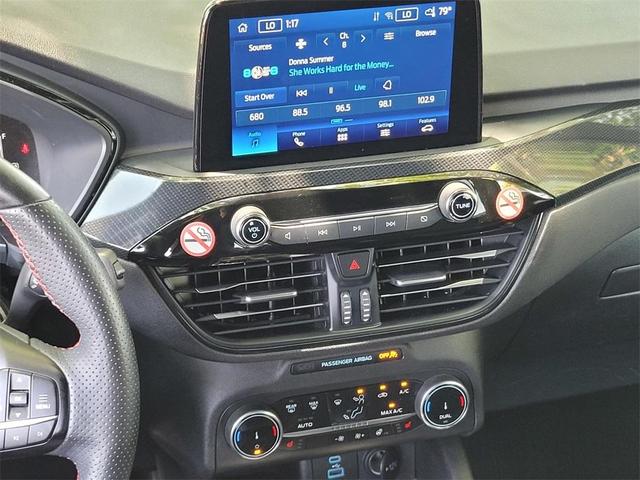 Photo of 2023 Silver Metallic Ford Escape