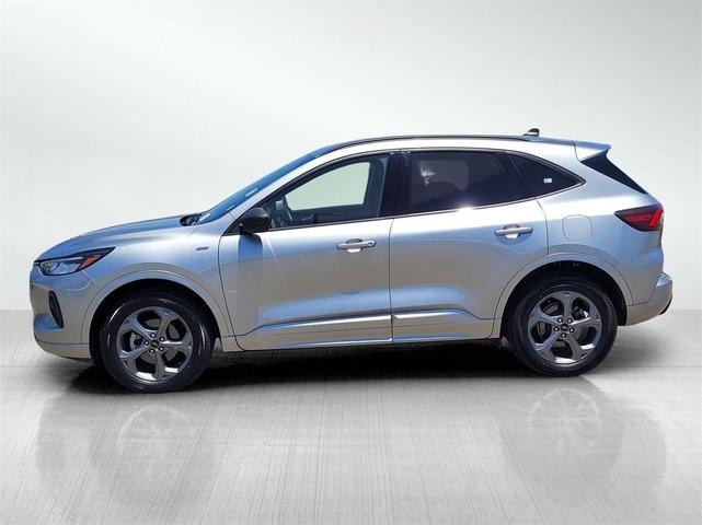 Photo of 2023 Silver Metallic Ford Escape