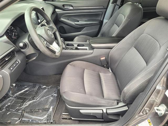Photo of 2022 Gun Metallic Nissan Altima