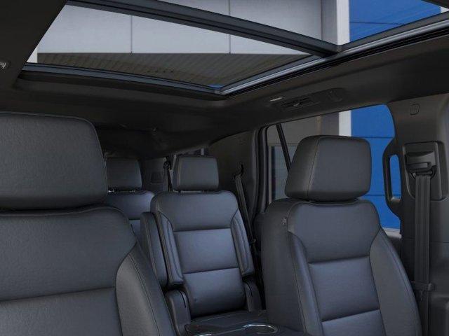 Photo of 2025 Summit White Chevrolet Tahoe