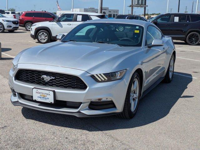 Photo of 2017 Silver Ford Mustang