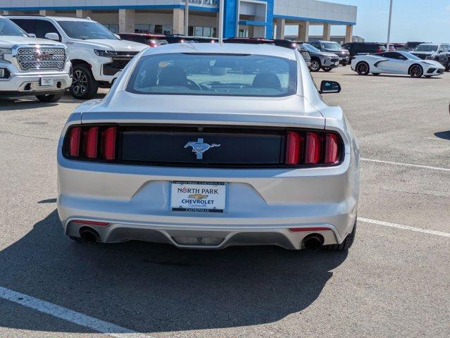 Photo of 2017 Silver Ford Mustang