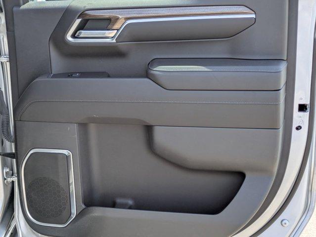 Photo of 2022 Silver Ice Metallic Chevrolet Silverado 1500