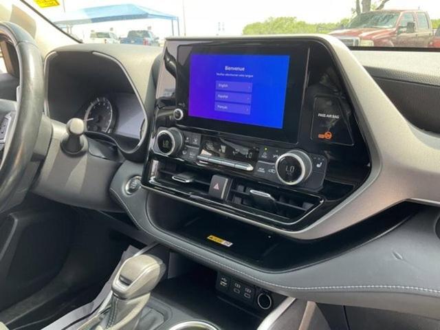Photo of 2023 Celestial Silver Metallic Toyota Highlander