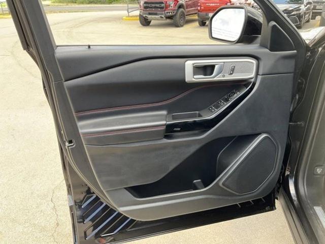 Photo of 2023 Agate Black Metallic Ford Explorer