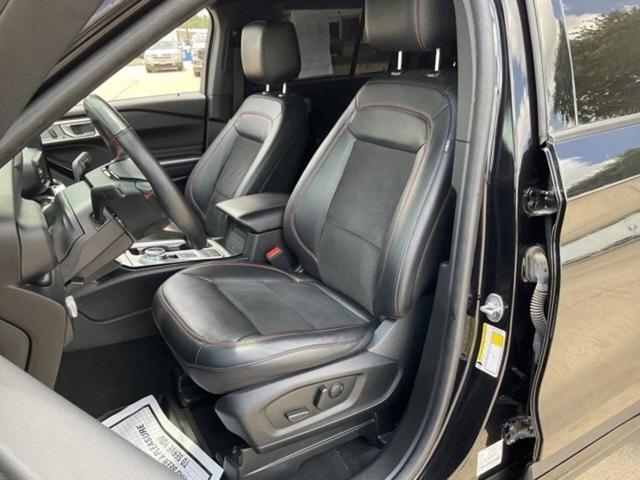 Photo of 2023 Agate Black Metallic Ford Explorer