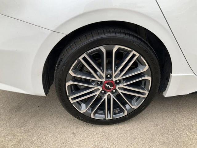 Photo of 2022 Snow White Pearl Kia Forte