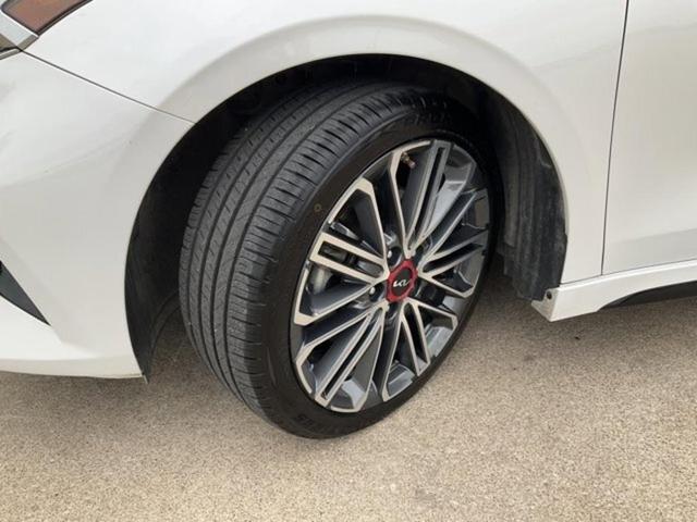 Photo of 2022 Snow White Pearl Kia Forte