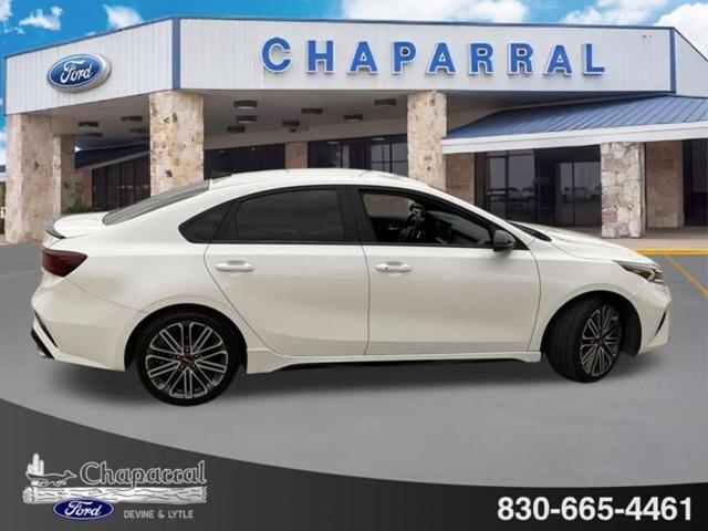 Photo of 2022 Snow White Pearl Kia Forte