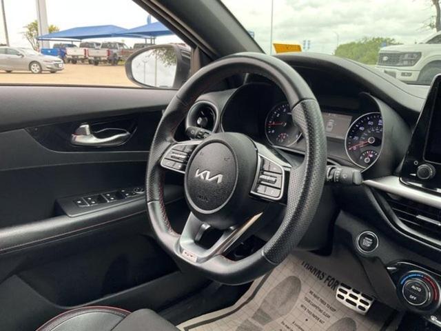 Photo of 2022 Snow White Pearl Kia Forte