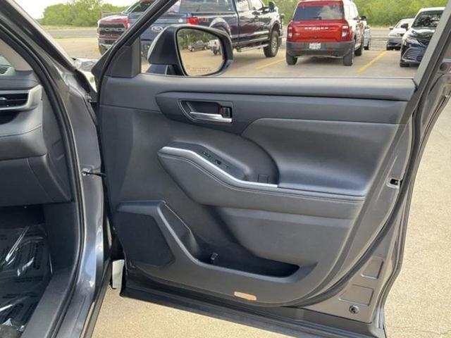 Photo of 2024 Magnetic Gray Metallic Toyota Highlander