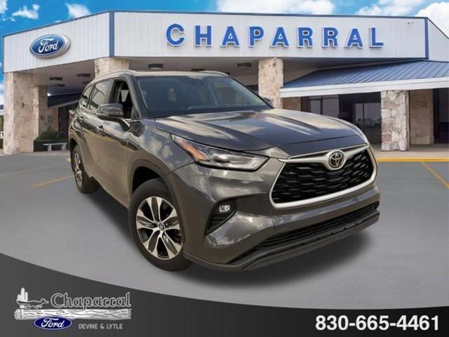 Photo of 2024 Magnetic Gray Metallic Toyota Highlander