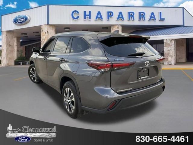 Photo of 2024 Magnetic Gray Metallic Toyota Highlander