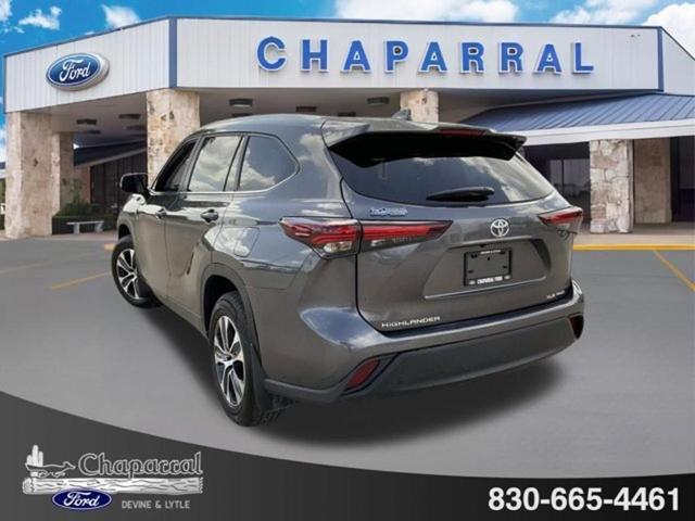 Photo of 2024 Magnetic Gray Metallic Toyota Highlander