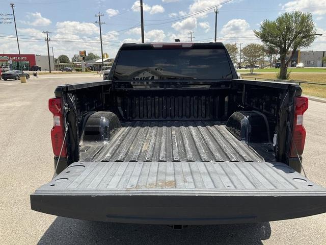 Photo of 2022 Black Chevrolet Silverado 1500