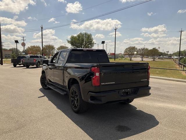 Photo of 2022 Black Chevrolet Silverado 1500