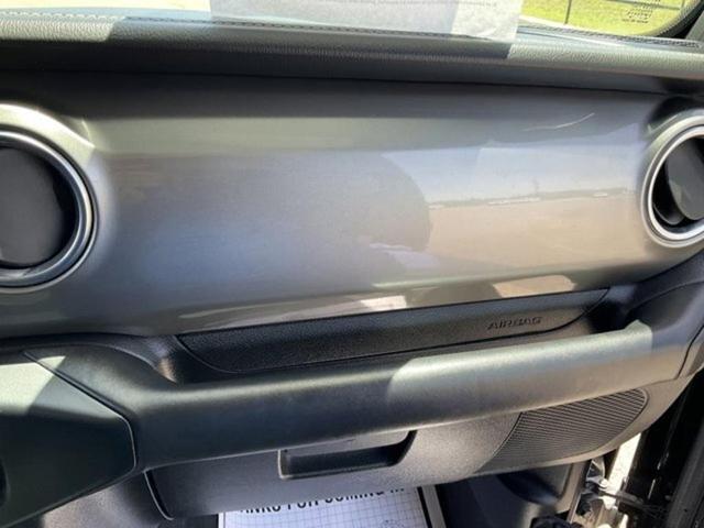 Photo of 2019 Black Clearcoat Jeep Wrangler Unlimited