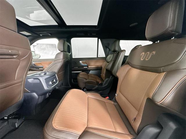Photo of 2025 White Ford Expedition Max