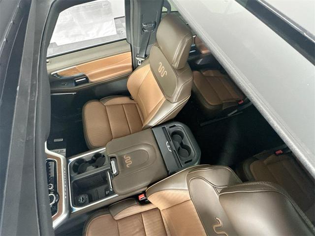 Photo of 2025 White Ford Expedition Max