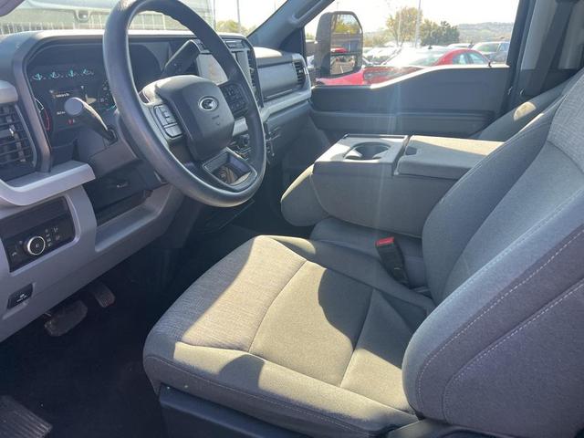 Photo of 2024 Antimatter Blue Metallic Ford F-250