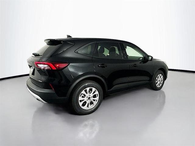 Photo of 2025 Black Ford Escape