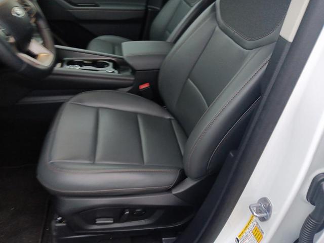 Photo of 2025 Oxford White Ford Explorer