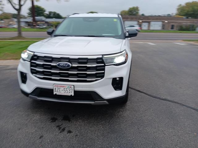 Photo of 2025 Oxford White Ford Explorer