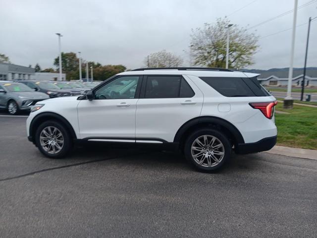 Photo of 2025 Oxford White Ford Explorer