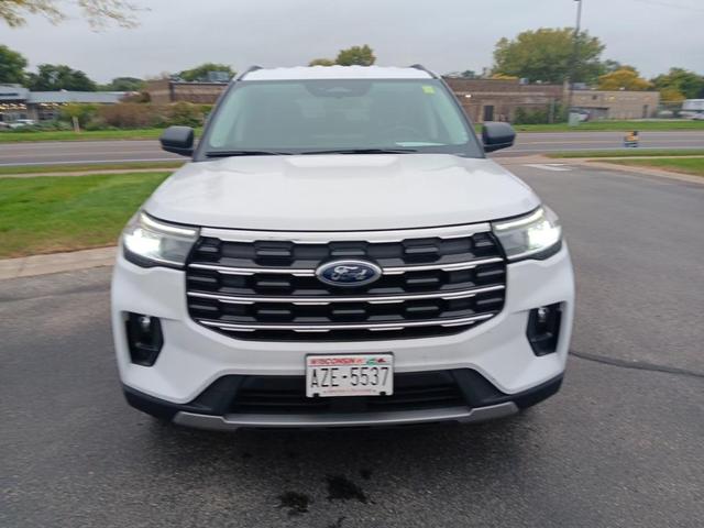 Photo of 2025 Oxford White Ford Explorer