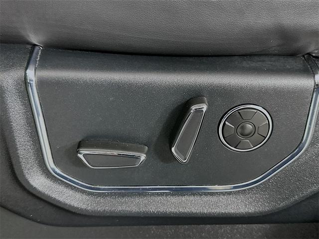 Photo of 2021 Star White Metallic Tri-Coat Ford Expedition