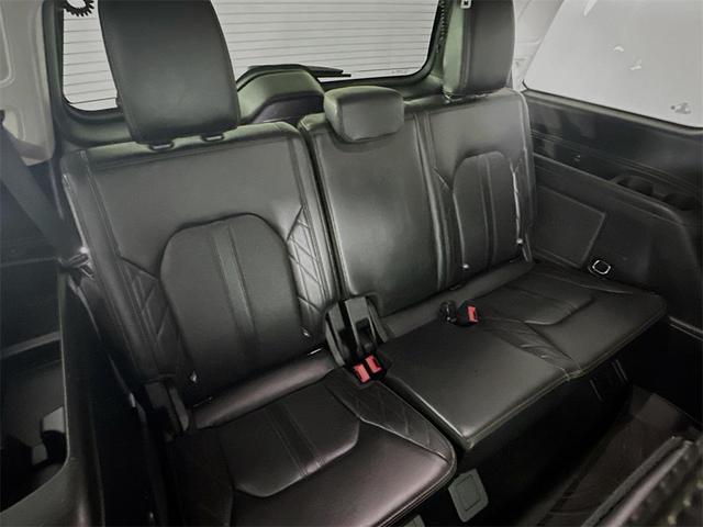 Photo of 2021 Star White Metallic Tri-Coat Ford Expedition