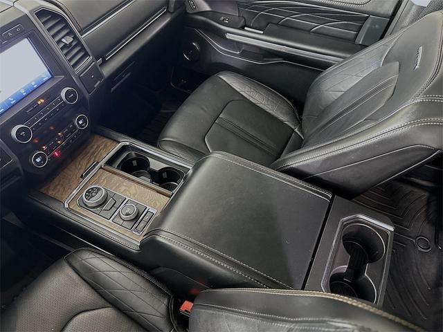 Photo of 2021 Star White Metallic Tri-Coat Ford Expedition