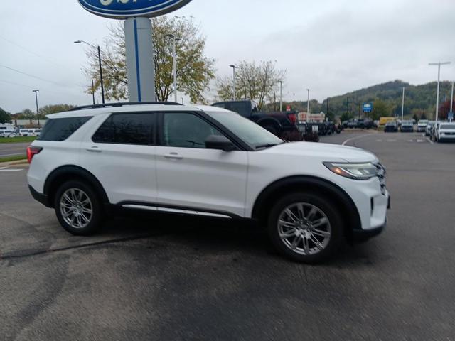 Photo of 2025 Oxford White Ford Explorer