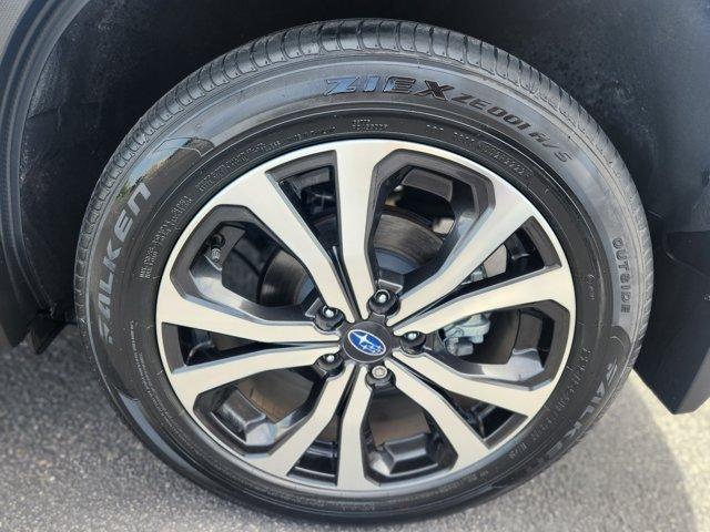 Photo of 2022 Ice Silver Metallic Subaru Forester