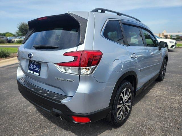 Photo of 2022 Ice Silver Metallic Subaru Forester