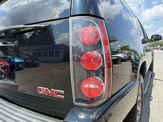 Photo of 2013 Black GMC Yukon XL