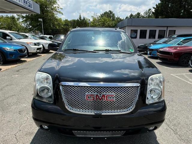 Photo of 2013 Black GMC Yukon XL