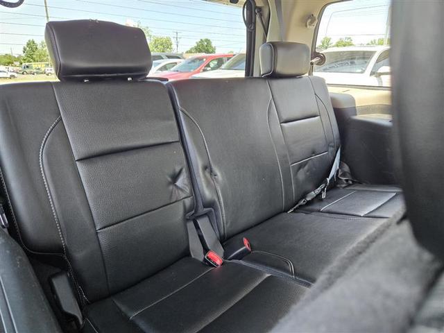 Photo of 2015 Pearl White Nissan Armada