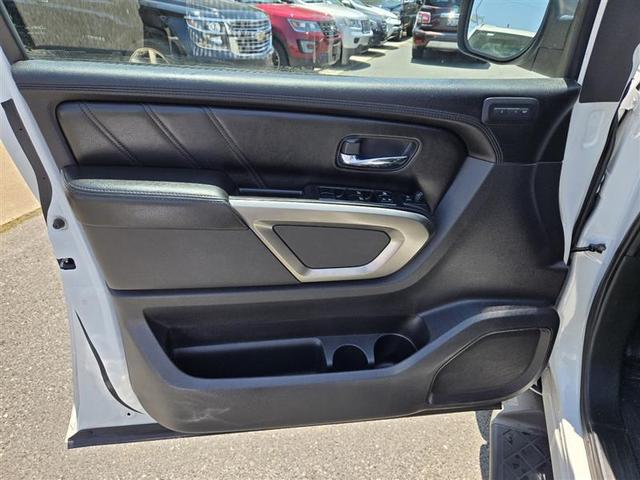 Photo of 2015 Pearl White Nissan Armada
