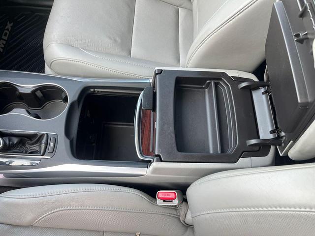 Photo of 2014 Silver Moon Acura MDX