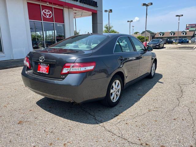 Photo of 2011 Magnetic Gray Metallic Toyota Camry