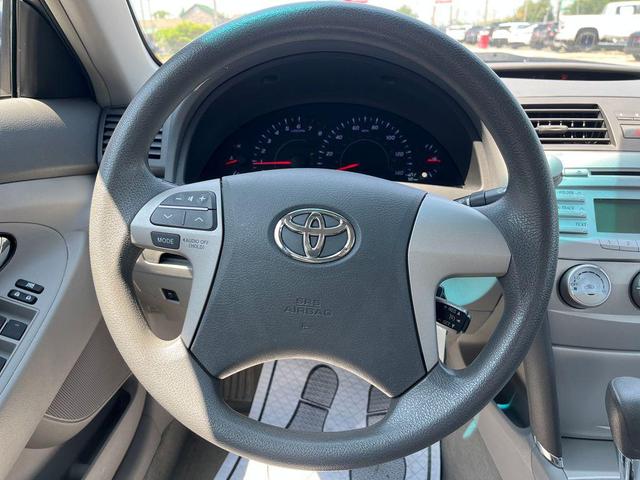 Photo of 2011 Magnetic Gray Metallic Toyota Camry