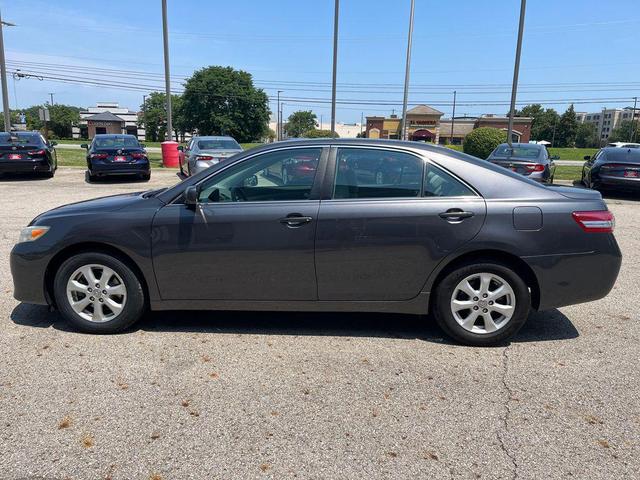 Photo of 2011 Magnetic Gray Metallic Toyota Camry