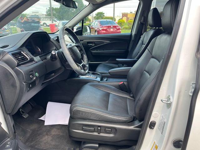 Photo of 2022 Platinum White Pearl Honda Pilot