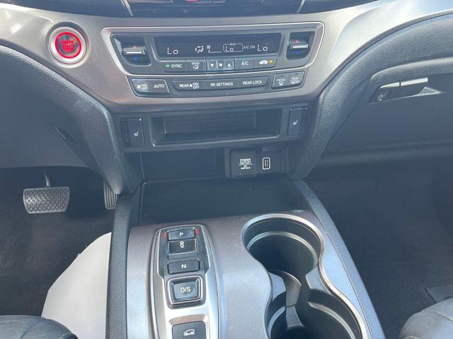 Photo of 2022 Platinum White Pearl Honda Pilot