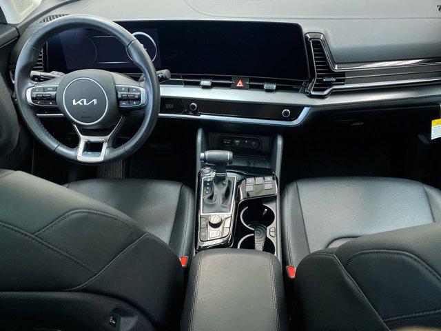 Photo of 2025 Glacial White Pearl Kia Sportage